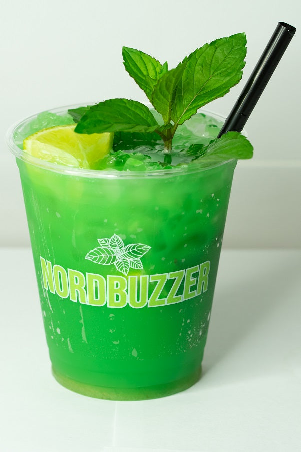 Abbildung des Cocktails: Grüner Cocktail in Plastikbecher mit 